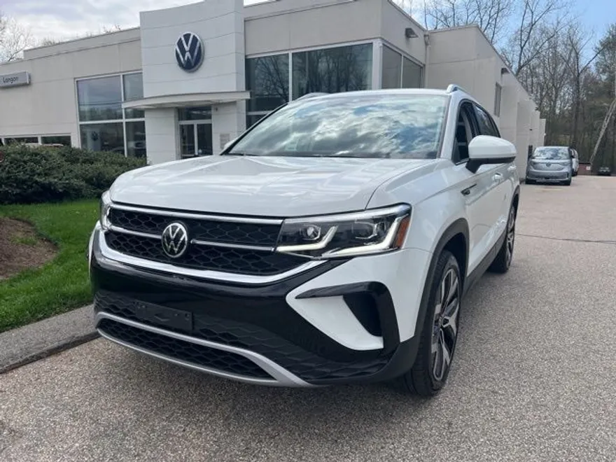 2022 Volkswagen Taos SEL photo 1