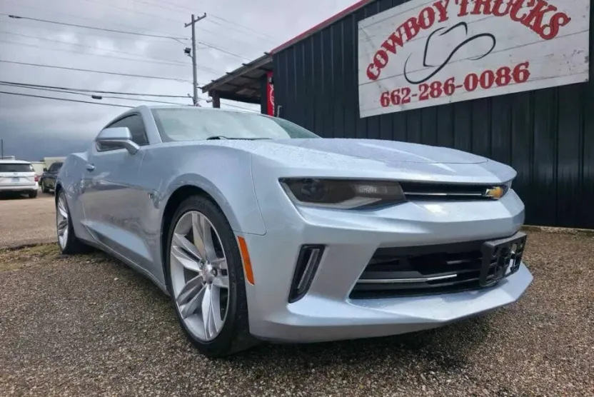 2017 Chevrolet Camaro Coupe photo 1