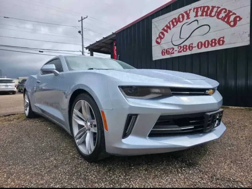 2017 Chevrolet Camaro Coupe photo 1