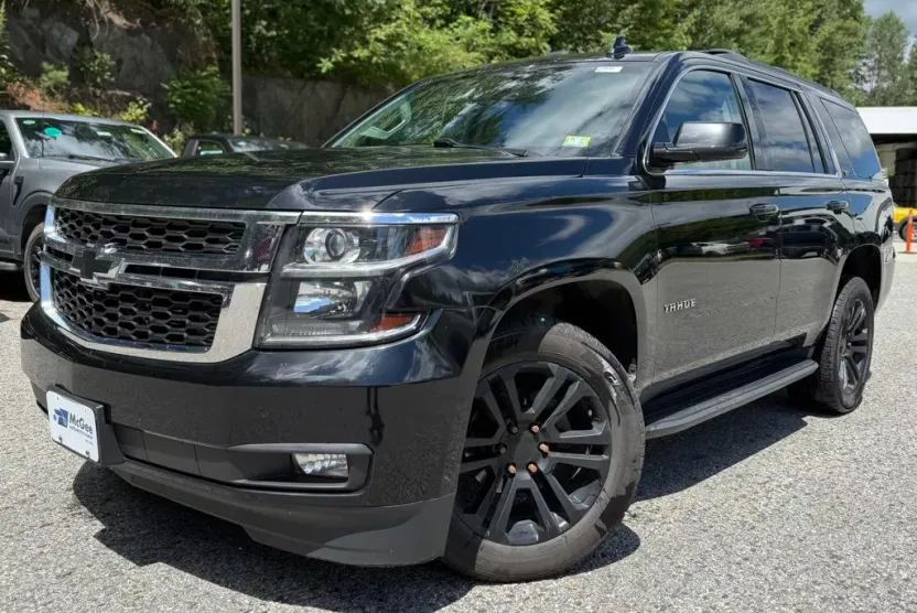 2017 Chevrolet Tahoe LT photo 1