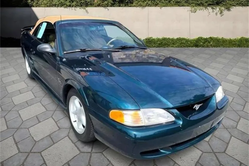 1995 Ford Mustang GT photo 1