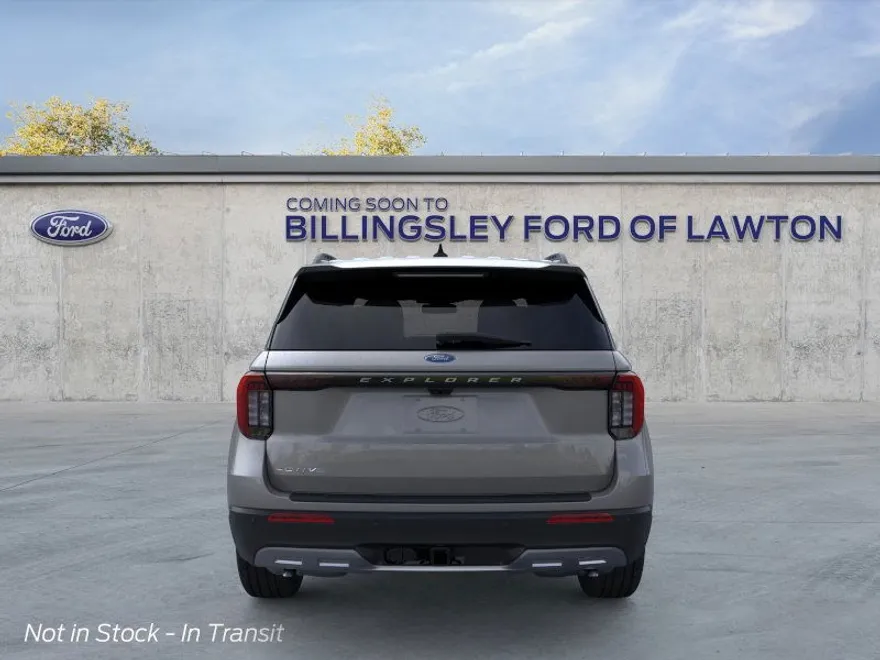 2025 Ford Explorer photo 1