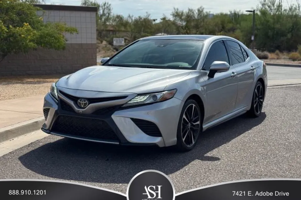 2019 Toyota Camry XSE photo 1