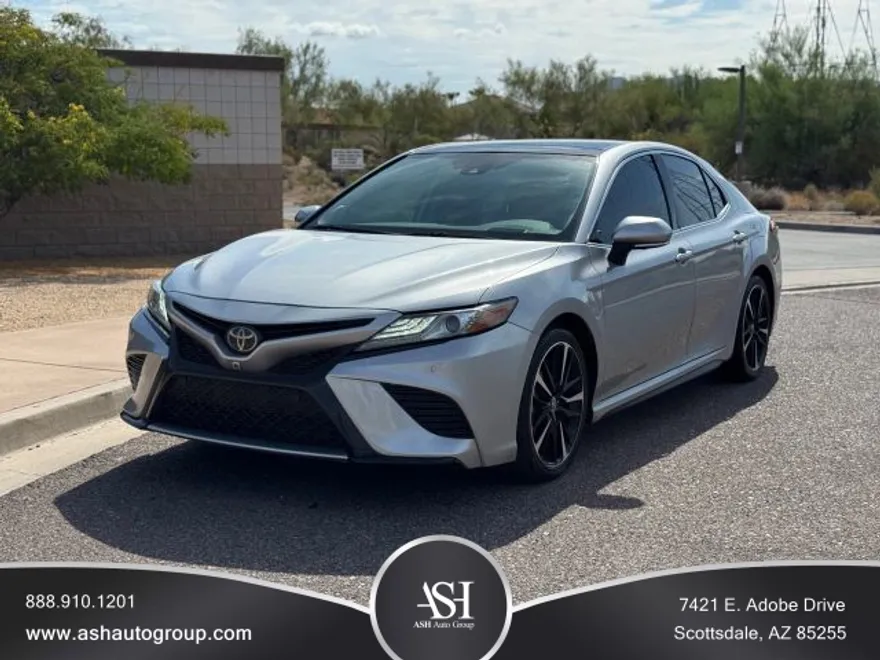 2019 Toyota Camry XSE photo 1