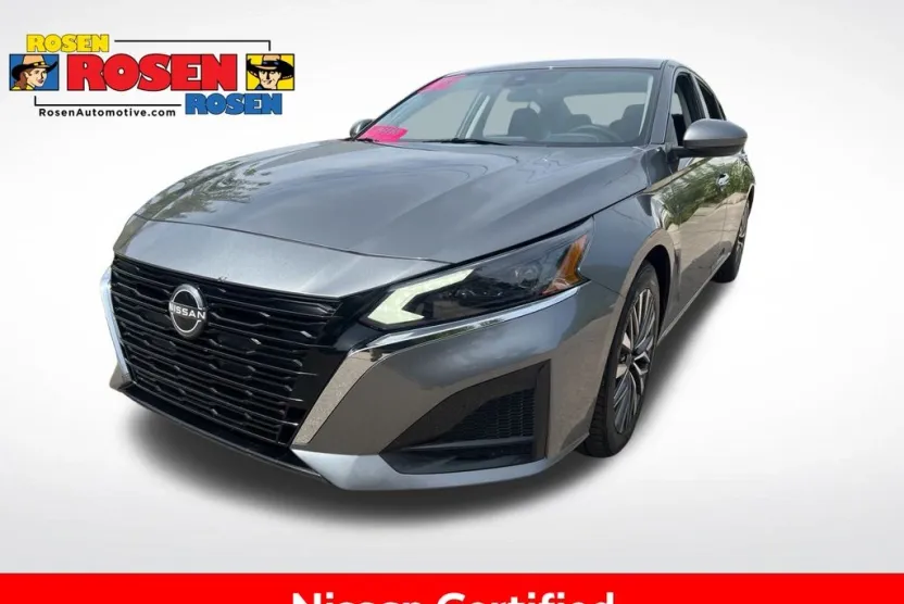 2023 Nissan Altima 2.5 SV photo 1