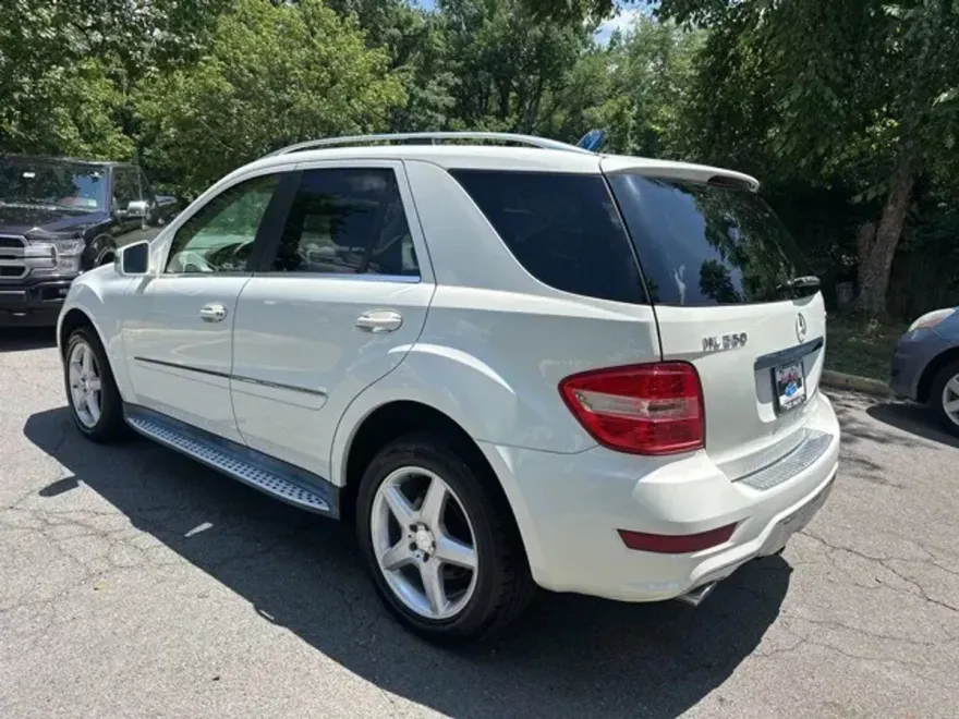 2011 Mercedes Benz ML 550 4MATIC photo 1