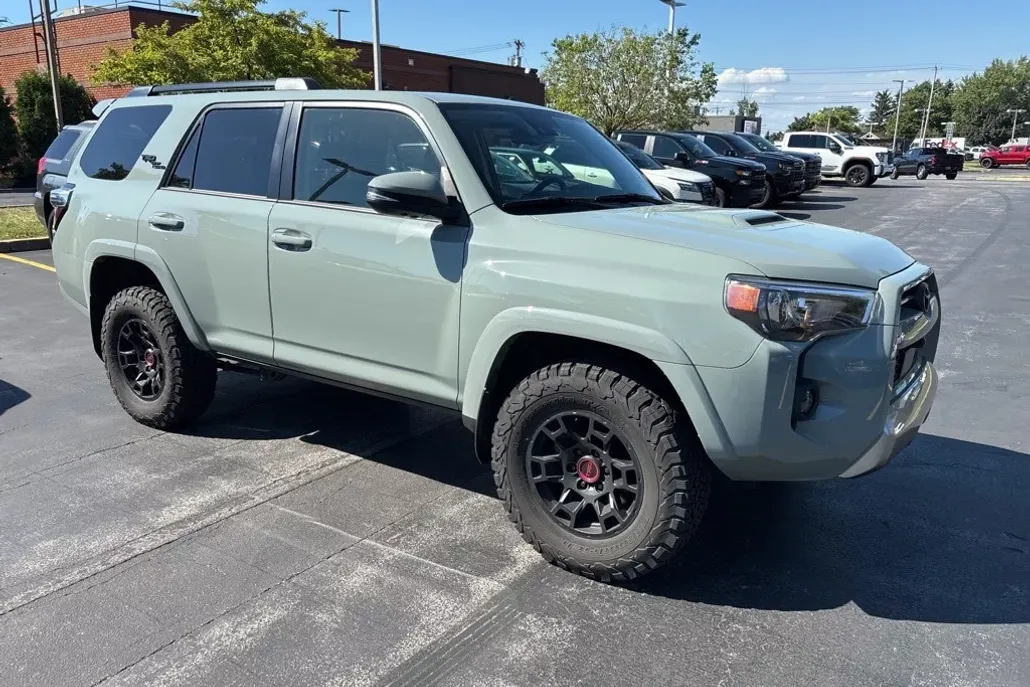 2022 Toyota 4Runner TRD Premium photo 1