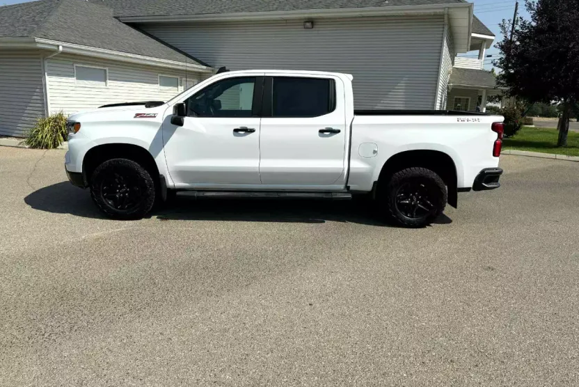 2023 Chevrolet Silverado 1500 LT Trail Boss photo 1