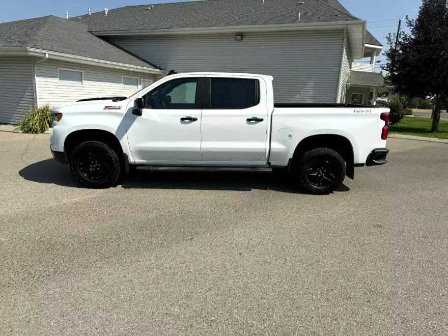 2023 Chevrolet Silverado 1500 LT Trail Boss photo 1