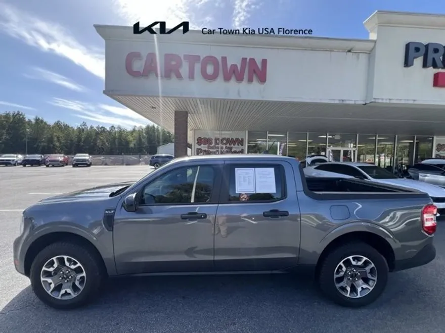 2024 Ford Maverick XLT photo 1