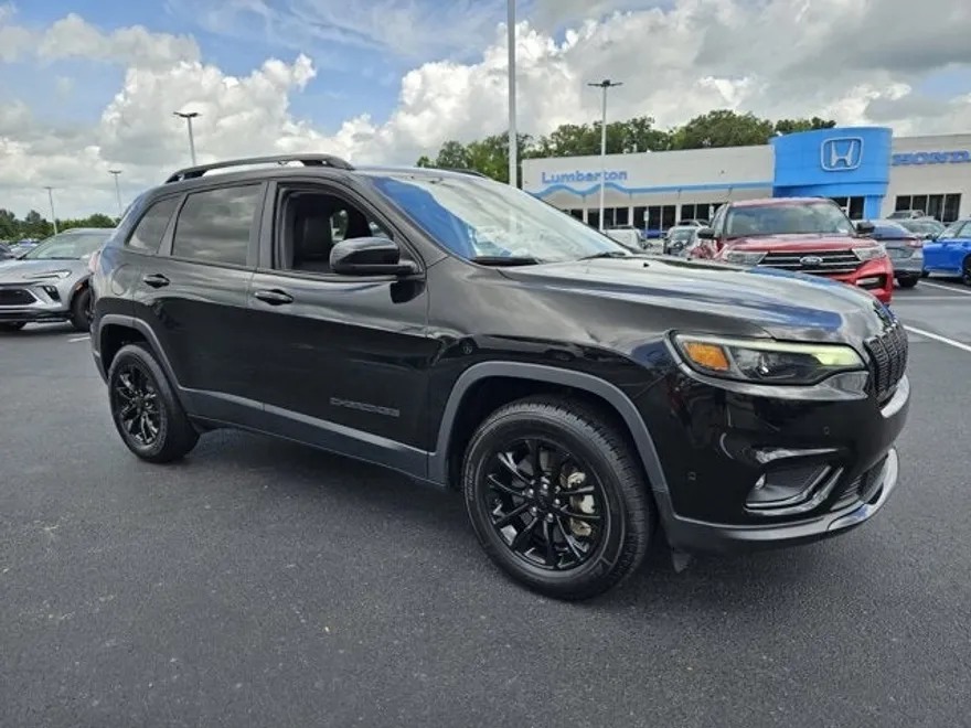 2023 Jeep Cherokee Altitude photo 1