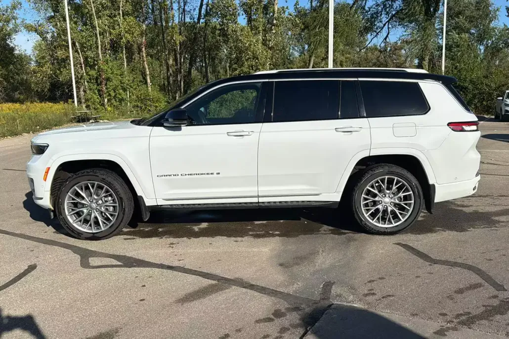 2023 Jeep Grand Cherokee L Summit Reserve photo 1