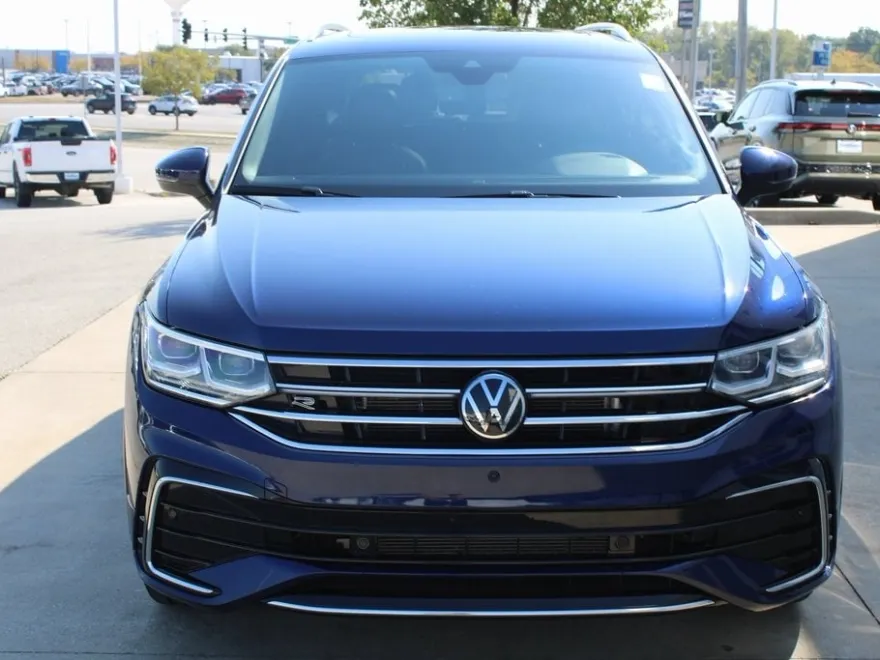 2024 Volkswagen Tiguan SEL R-Line Black photo 1
