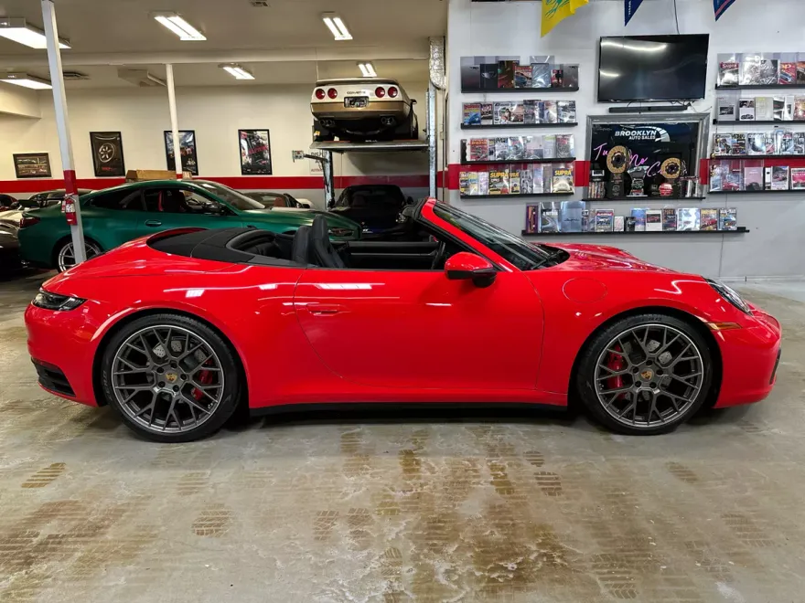 2021 Porsche 911 Cabriolet 4S 4 GTS photo 1