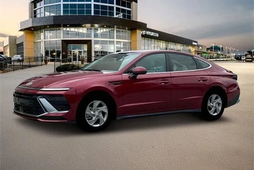 2025 Hyundai Sonata SE photo 1