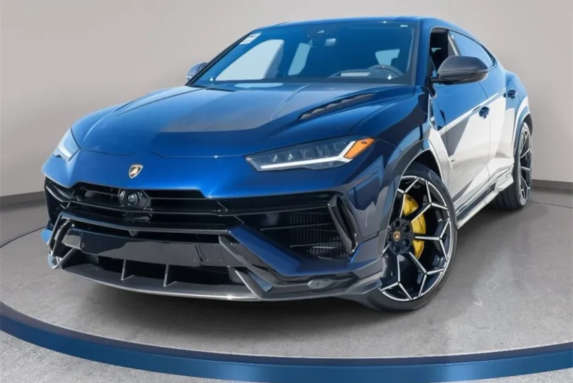 2023 Lamborghini Urus Performante photo 1
