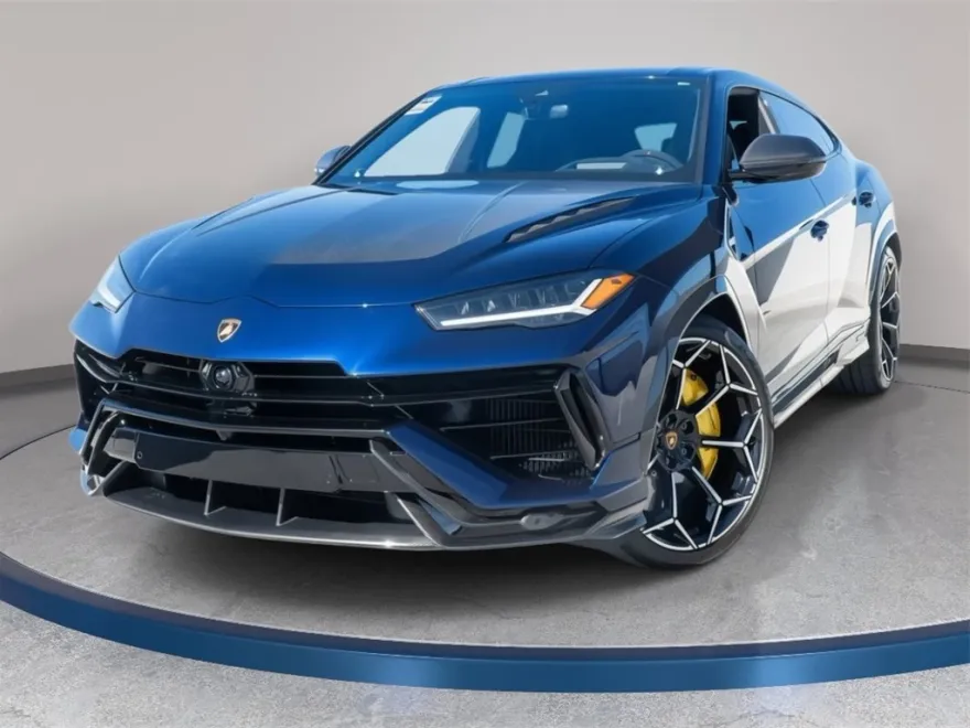 2023 Lamborghini Urus Performante photo 1