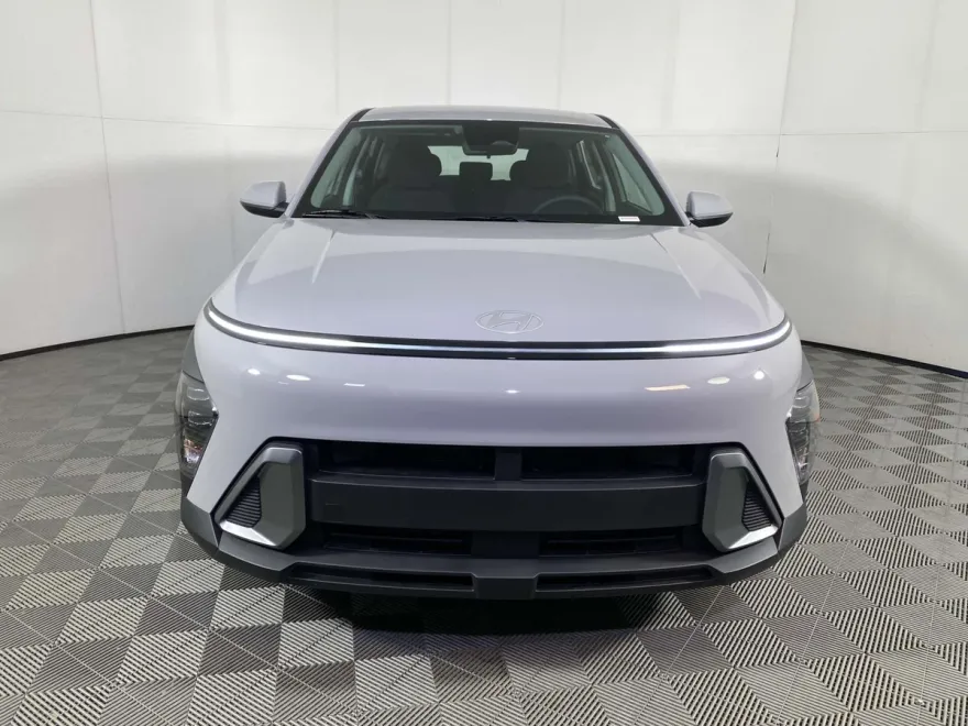 2026 Hyundai Kona SE photo 1