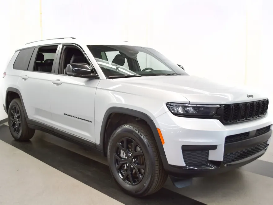 2024 Jeep Grand Cherokee Altitude photo 1