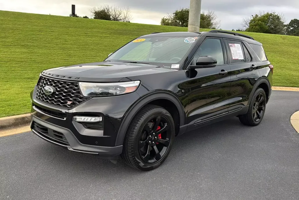 2024 Ford Explorer ST photo 1