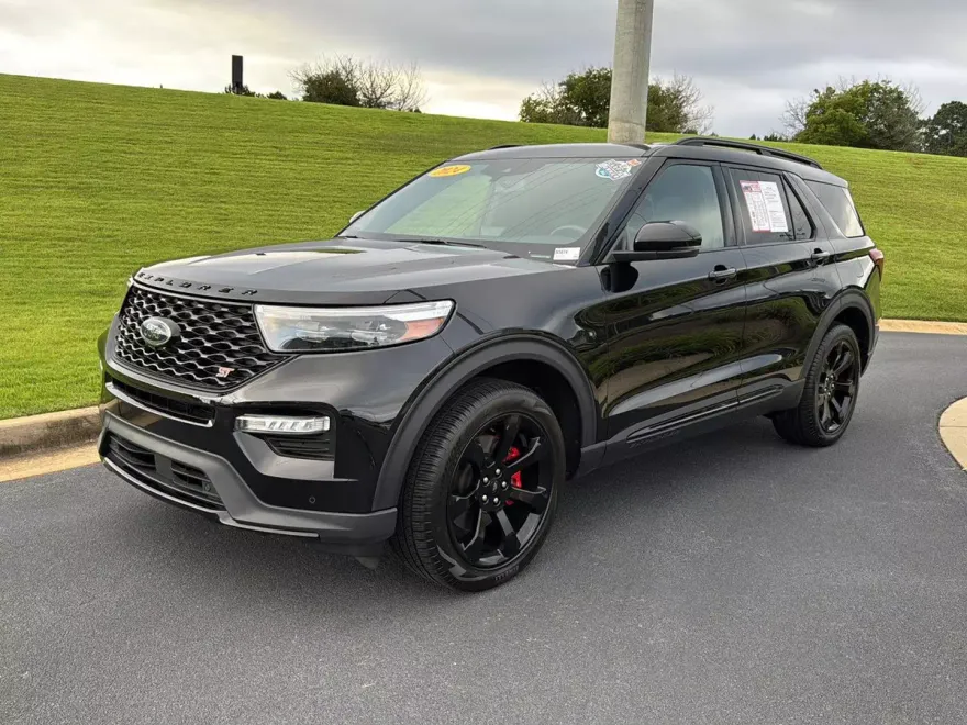 2024 Ford Explorer ST photo 1
