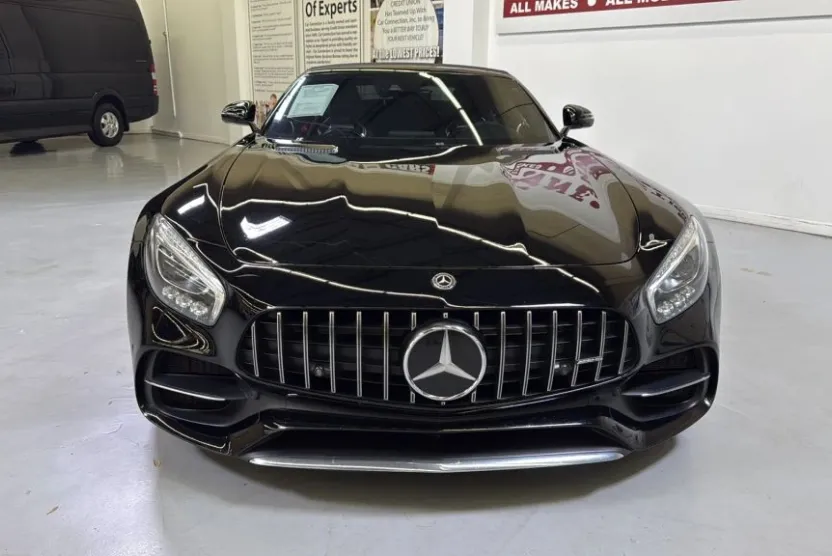 2018 Mercedes Benz C GT photo 1