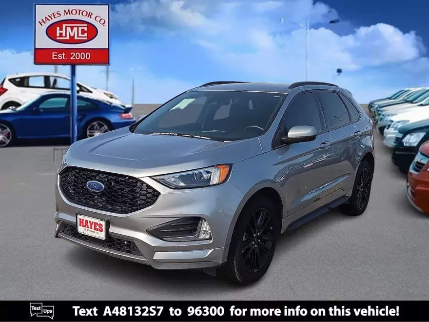 2023 Ford Explorer XLT photo 1
