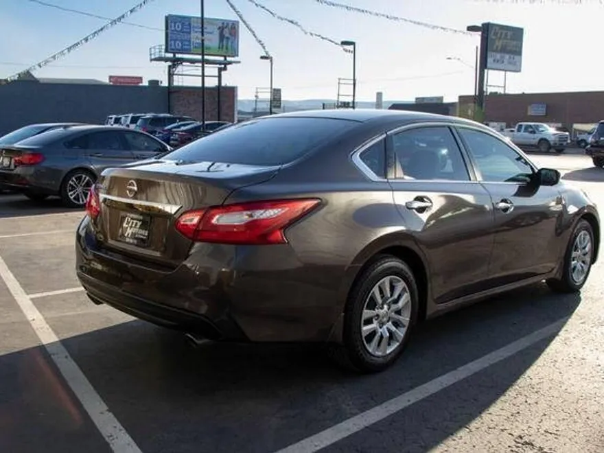 2016 Nissan Altima 2.5 S photo 1