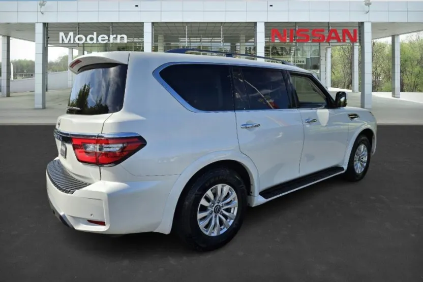 2023 Nissan Armada SV photo 1