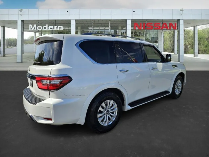 2023 Nissan Armada SV photo 1