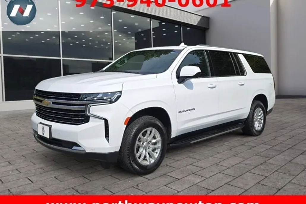 2023 Chevrolet Suburban LT photo 1