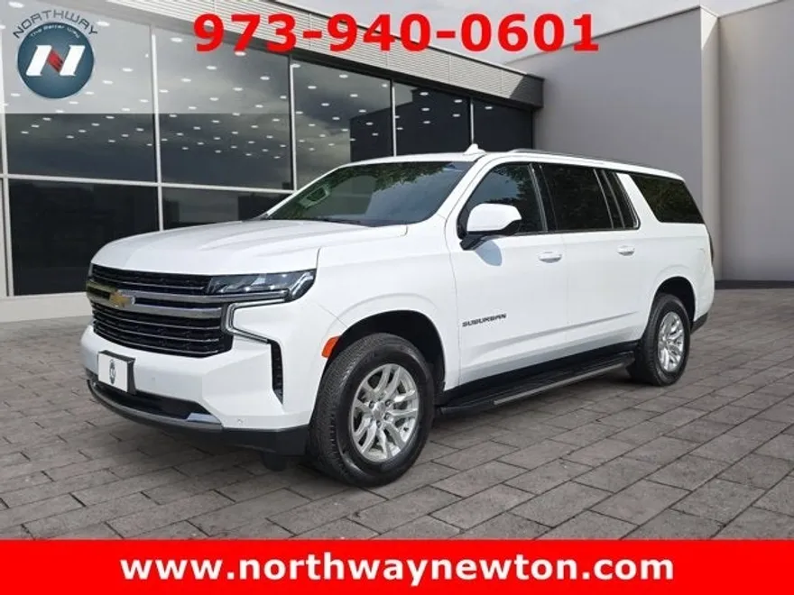 2023 Chevrolet Suburban LT photo 1