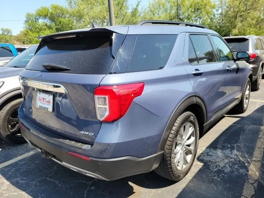 2021 Ford Explorer XLT photo 1