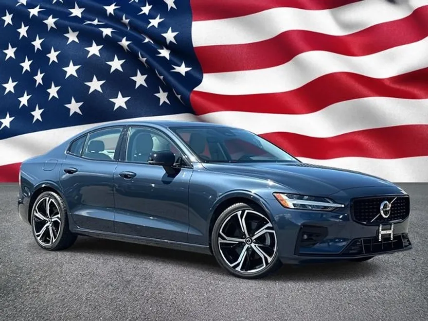 2024 Volvo S60 B5 Plus photo 1