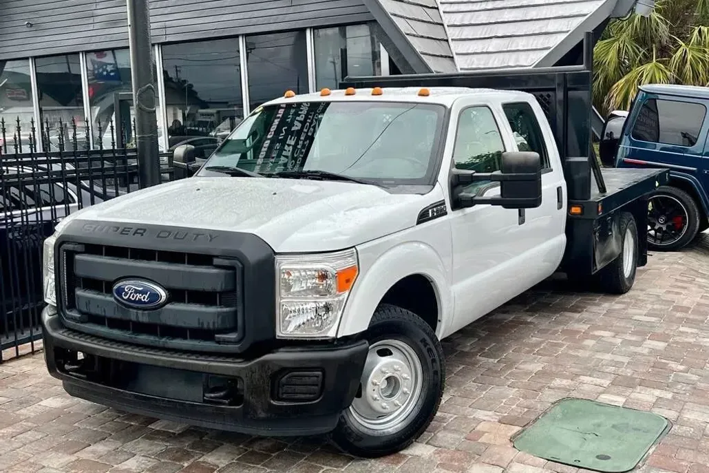 2016 Ford F-350 photo 1