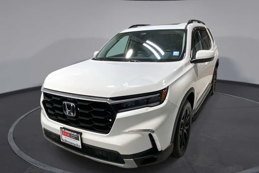2025 Honda Pilot Touring photo 1