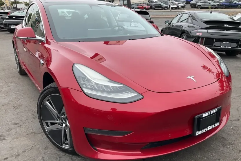 2018 Tesla Model 3 Long Range photo 1