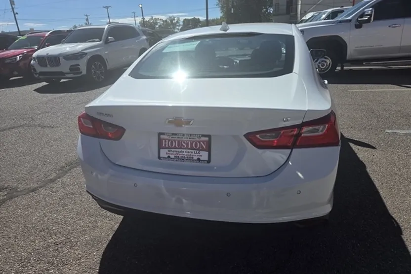 2024 Chevrolet Malibu 1LT photo 1