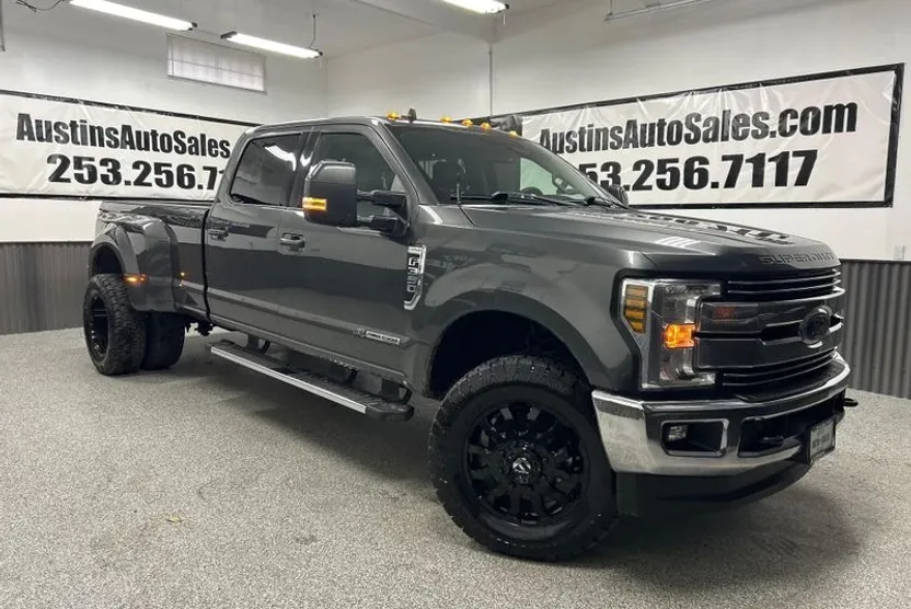 2019 Ford F-350 Lariat photo 1