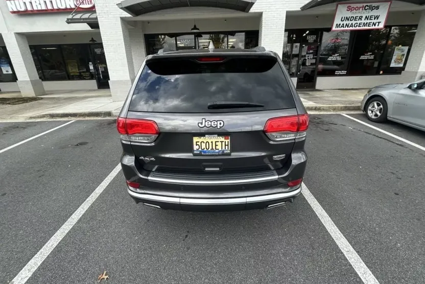 2018 Jeep Grand Cherokee Summit photo 1