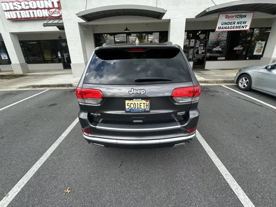 2018 Jeep Grand Cherokee Summit photo 1