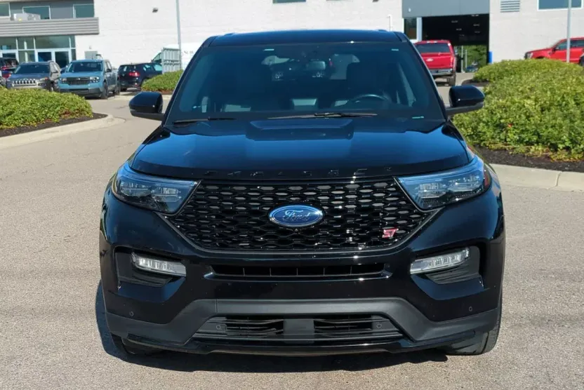2022 Ford Explorer ST photo 1