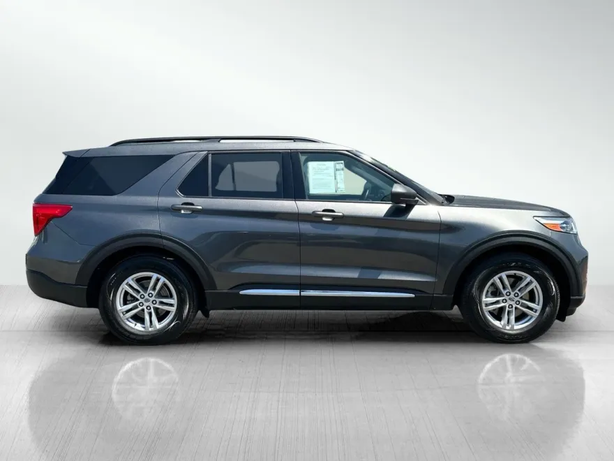 2020 Ford Explorer XLT photo 1