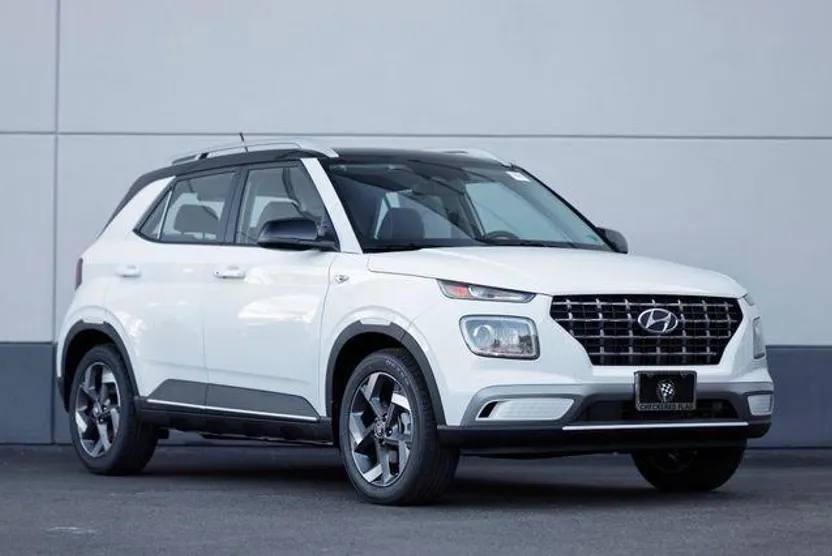 2025 Hyundai Venue Limited photo 1