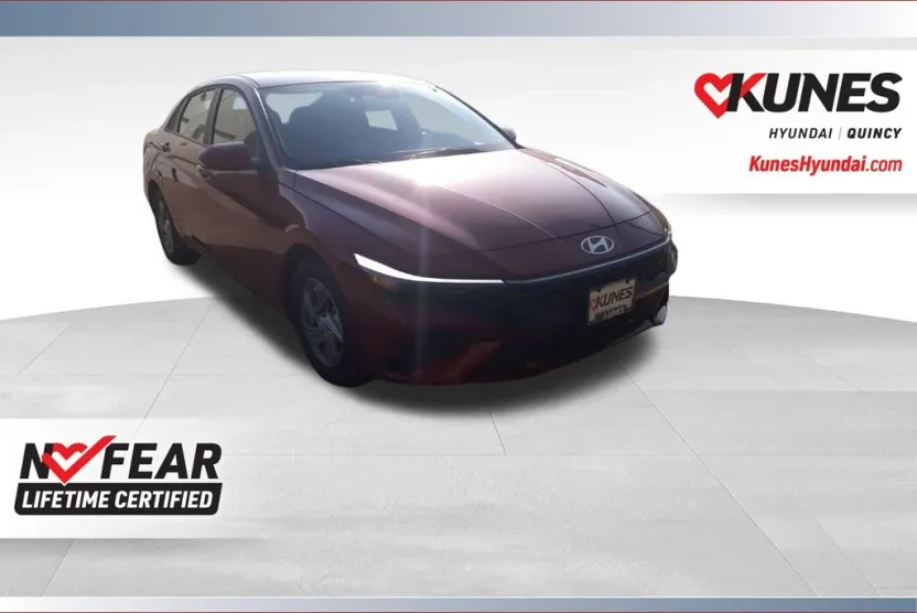 2025 Hyundai Elantra SE photo 1