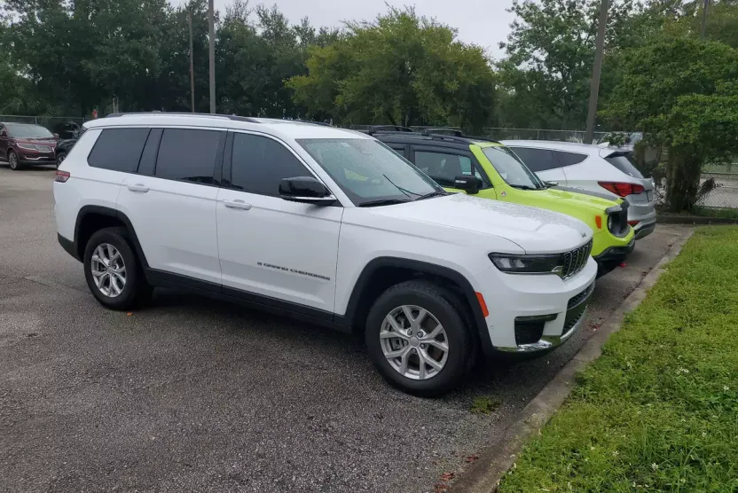 2024 Jeep Grand Cherokee Limited photo 1