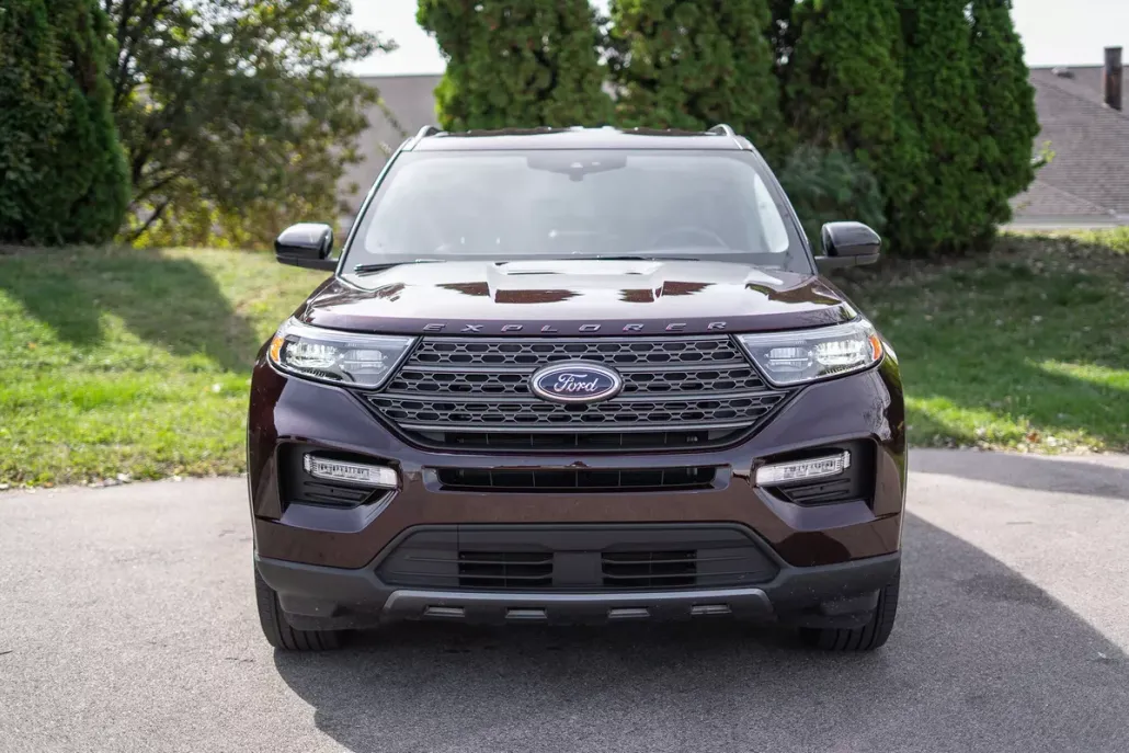 2023 Ford Explorer XLT photo 1