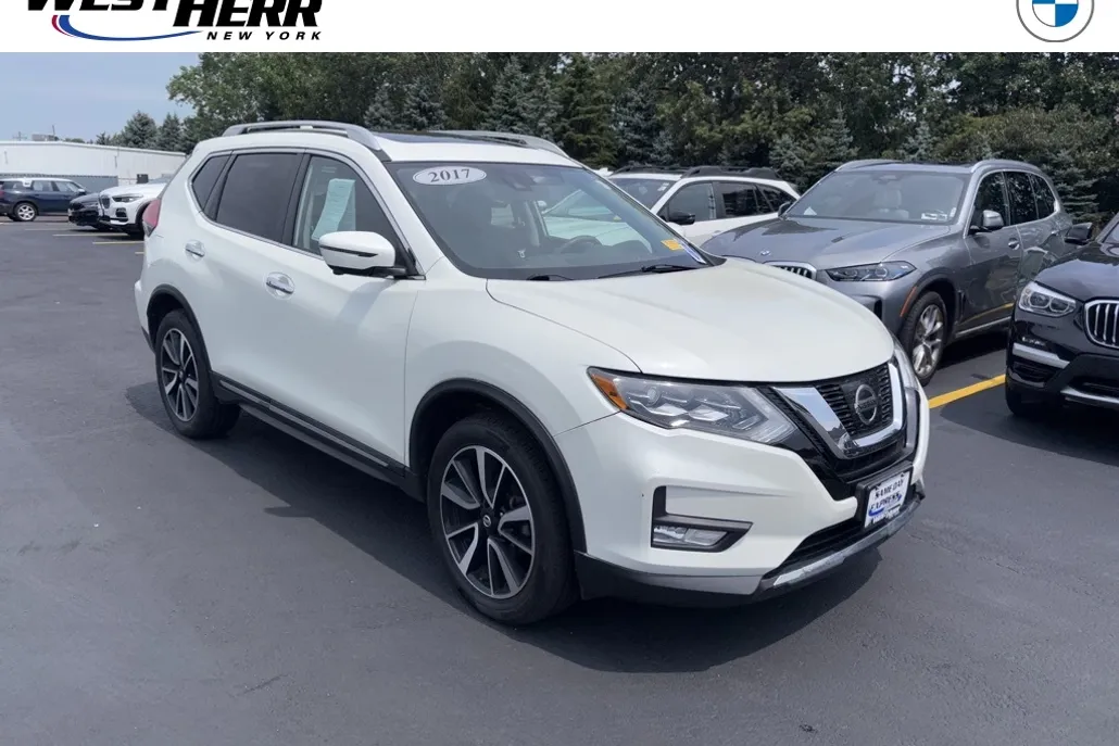 2017 Nissan Rogue SL photo 1