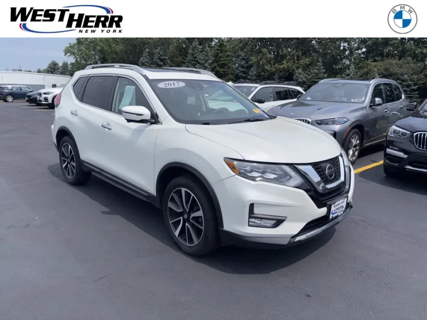 2017 Nissan Rogue SL photo 1