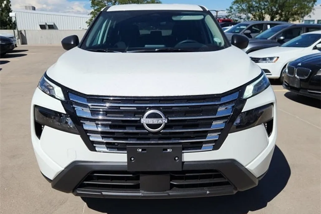 2026 Nissan Rogue S photo 1